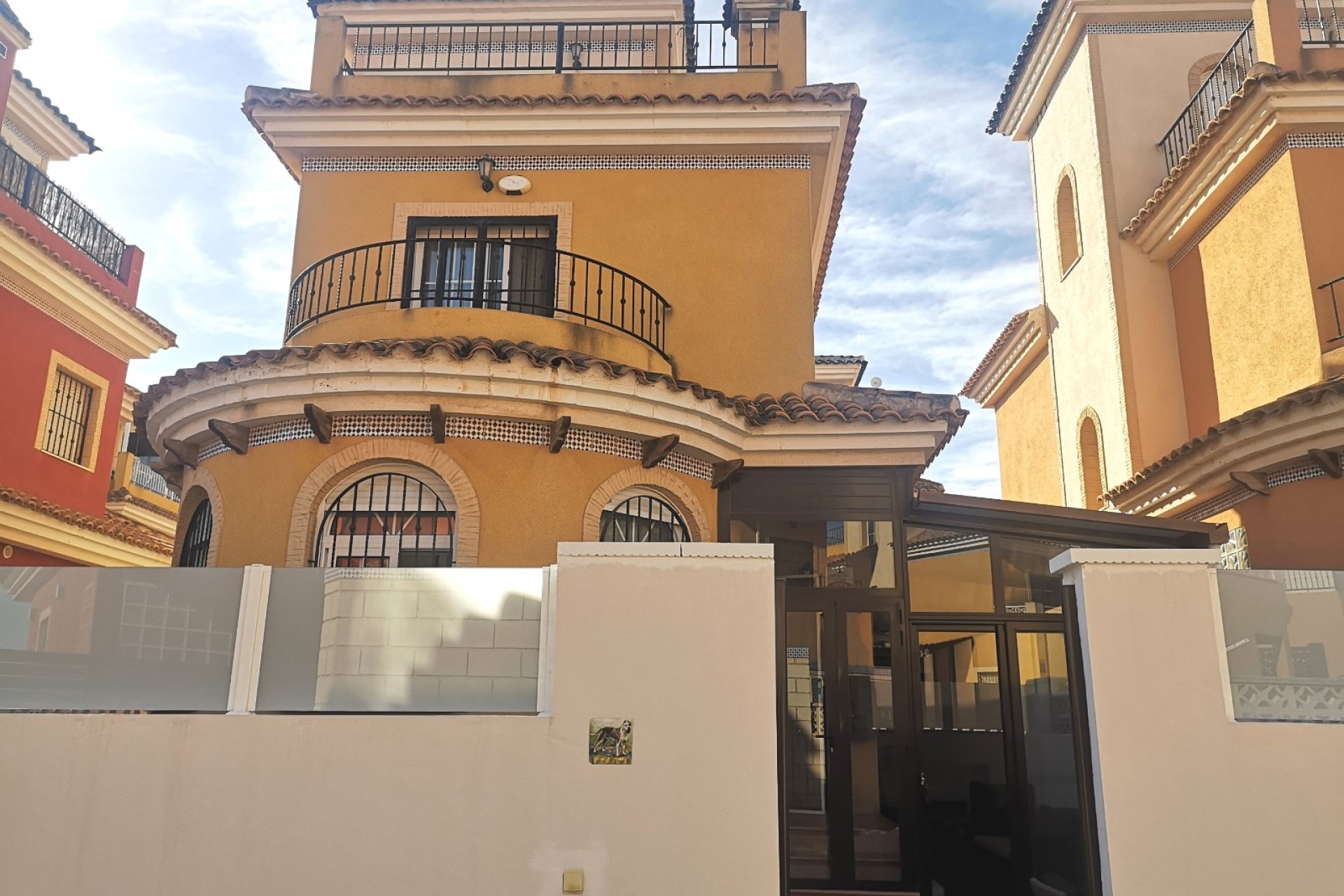 Reventa - Villa -
Los Montesinos - La Herrada