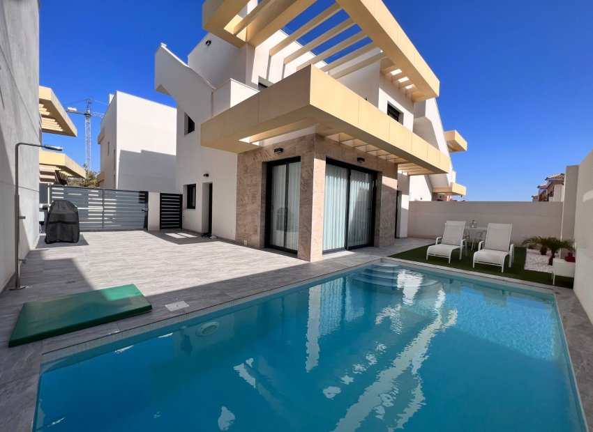 Reventa - Villa -
Los Montesinos