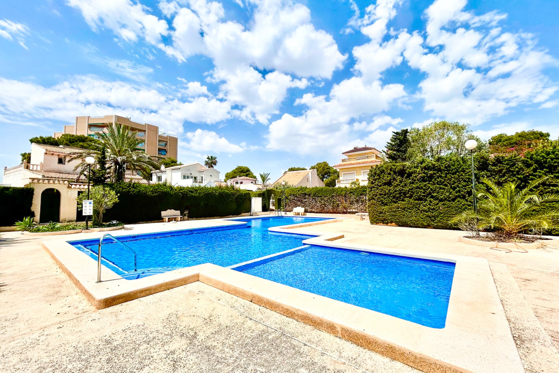 Reventa - Villa -
Orihuela Costa - La Zenia