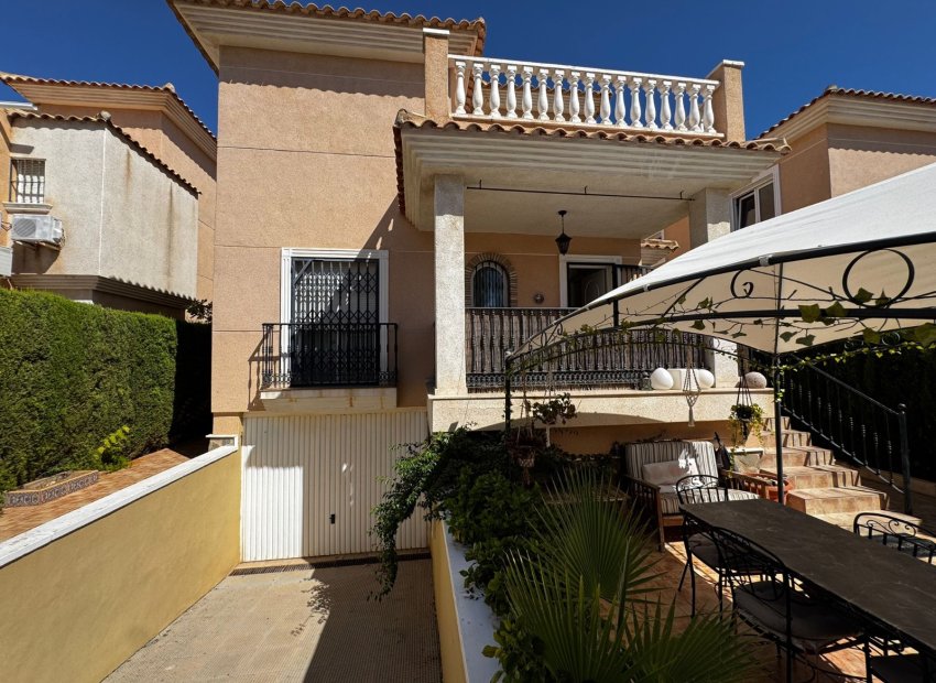 Reventa - Villa -
Orihuela Costa - Los Altos