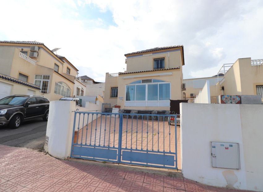 Reventa - Villa -
Orihuela Costa - Los Balcones