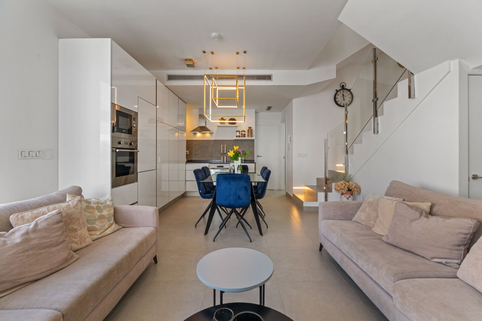 Reventa - Villa -
Orihuela Costa - Villamartín