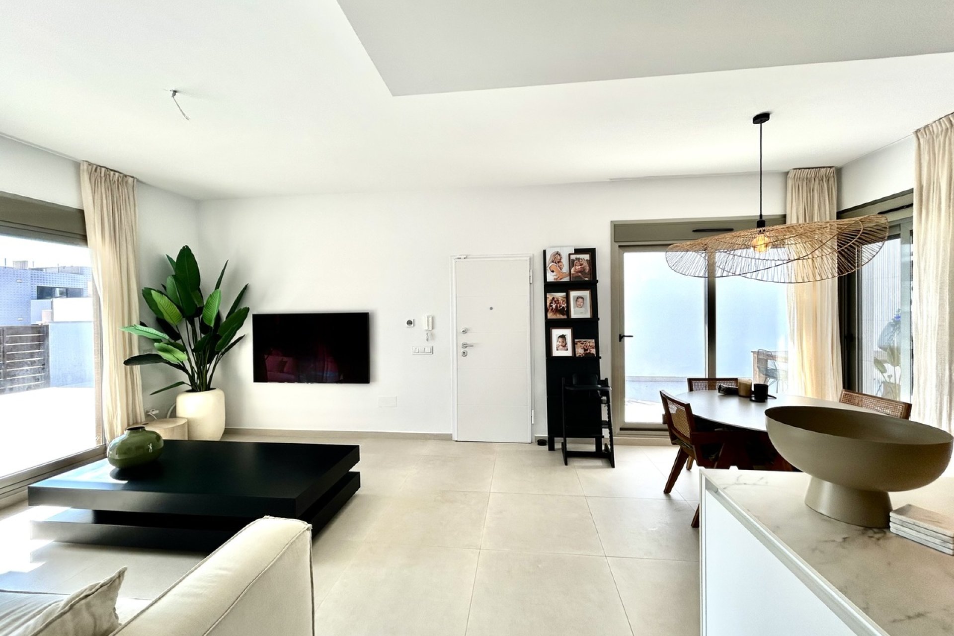 Reventa - Villa -
San Miguel de Salinas - Las Filipinas