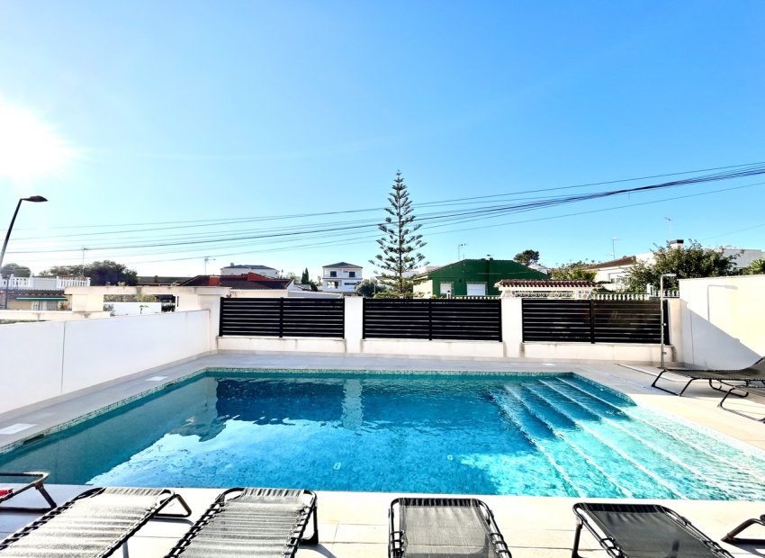 Reventa - Villa -
Torrevieja - Los Balcones