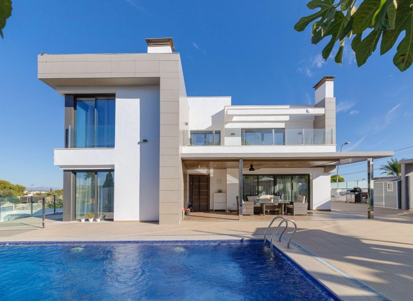 Reventa - Villa -
Torrevieja - Los Balcones