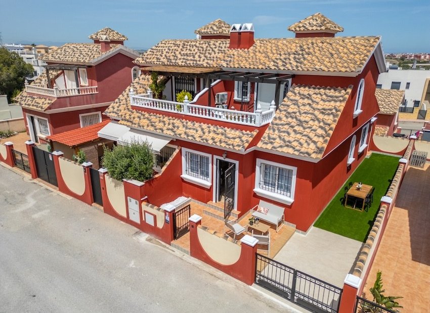 Reventa - Villa -
Villamartín - PAU 26