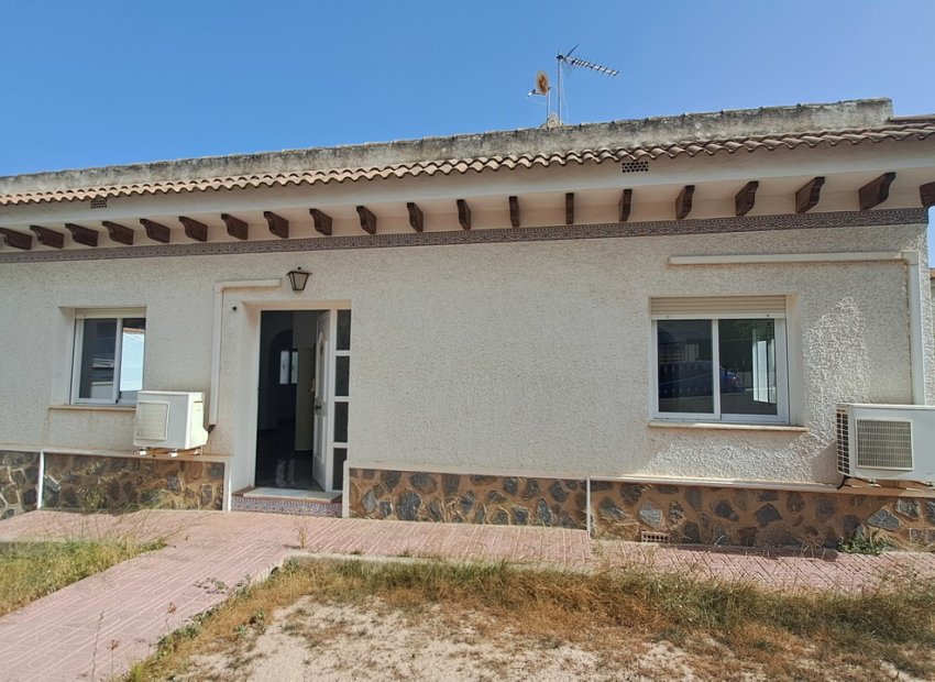 Reventa - Villa -
Villamartín - Villamartin