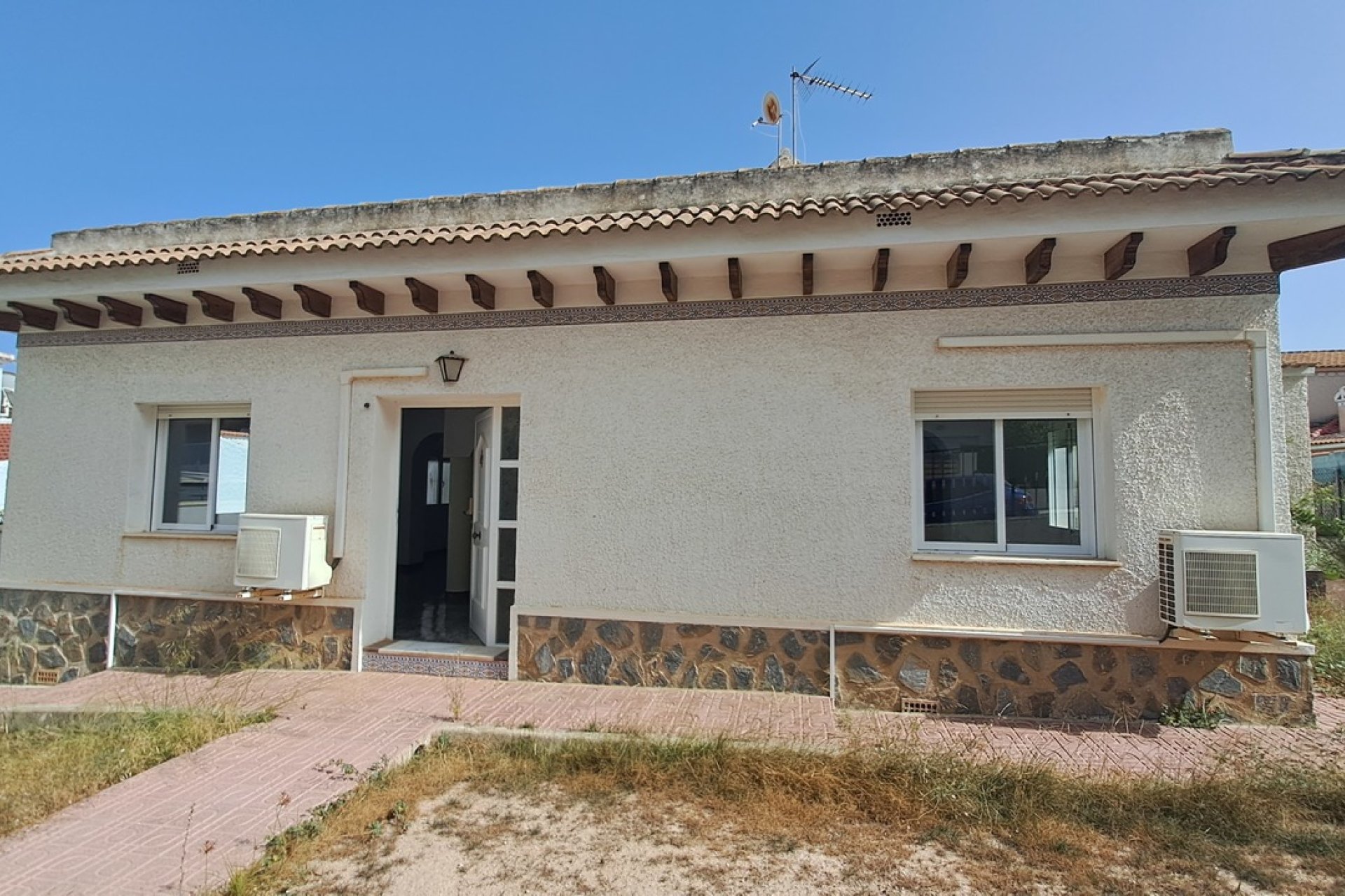 Reventa - Villa -
Villamartín - Villamartin