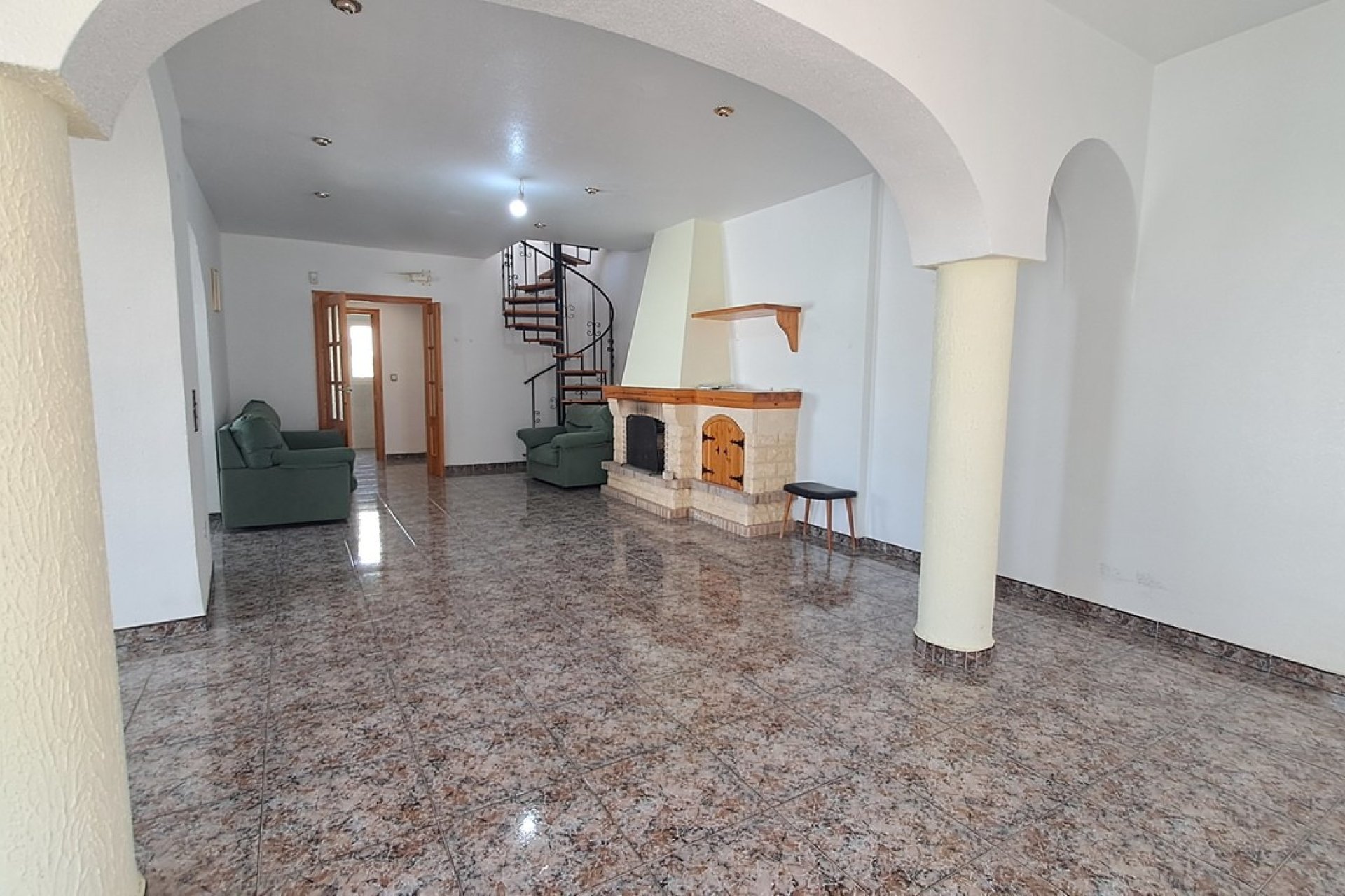 Reventa - Villa -
Villamartín - Villamartin