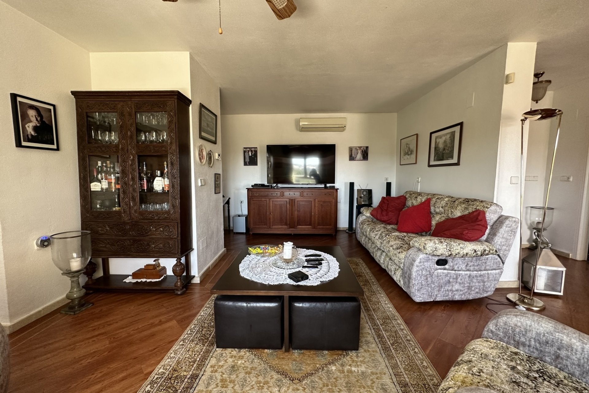 Reventa - Villa -
Villamartín - Villamartin