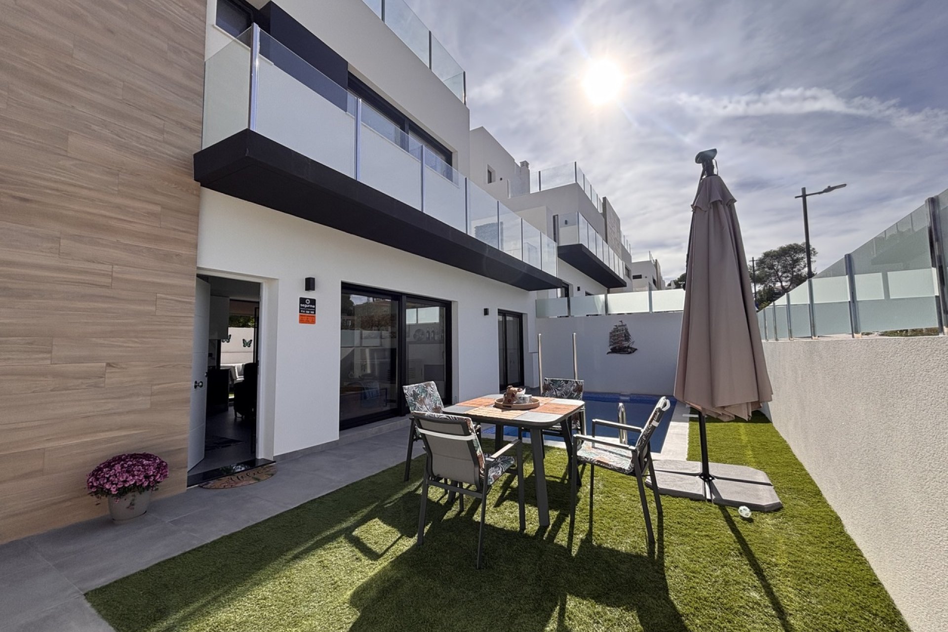 Reventa - Villa -
Villamartín - Villamartin
