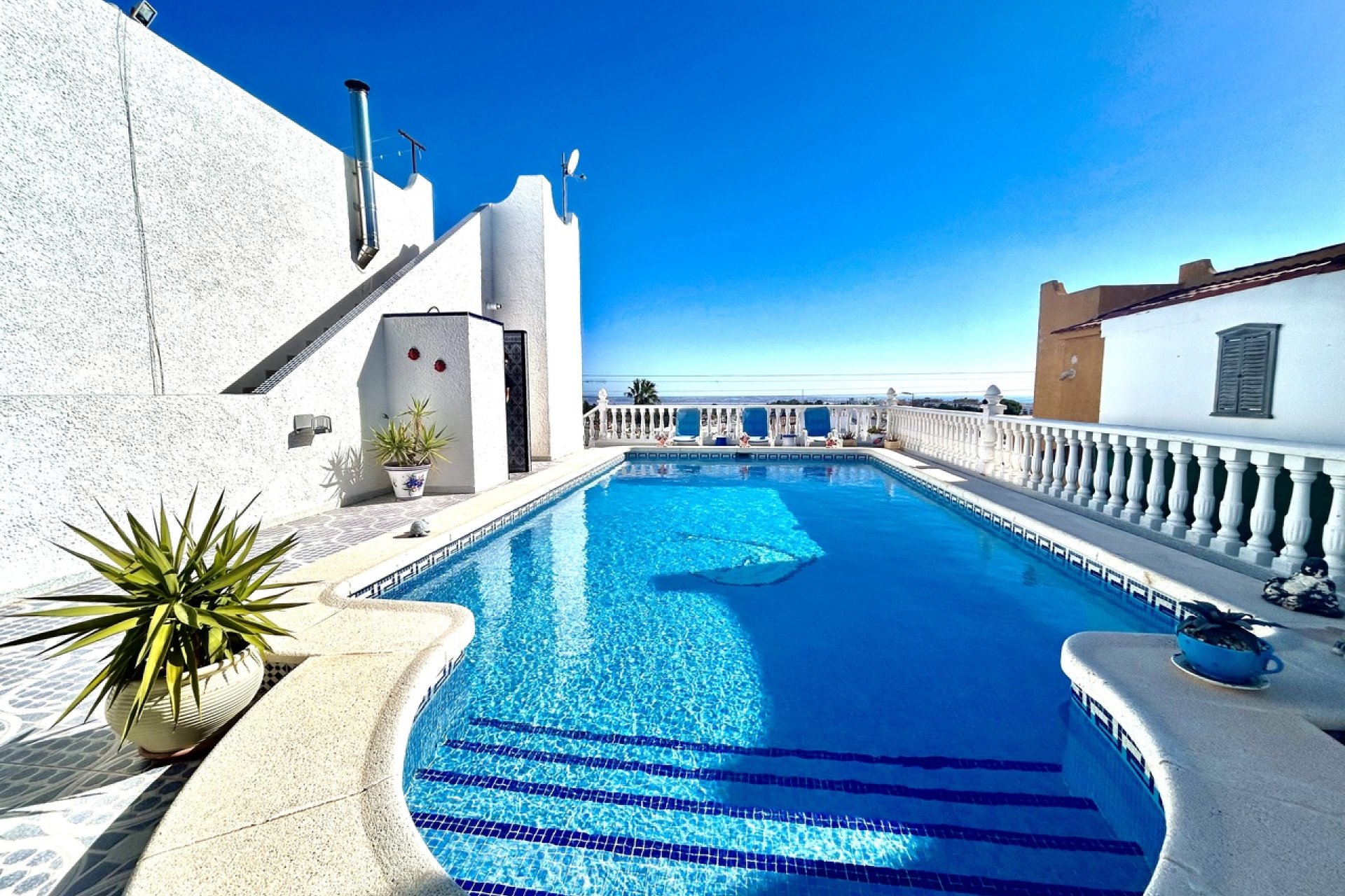 Reventa - Villa -
Villamartín - Villamartin