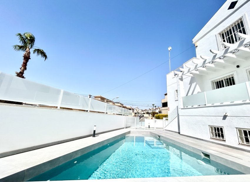 Reventa - Villa -
Villamartín - Villamartin