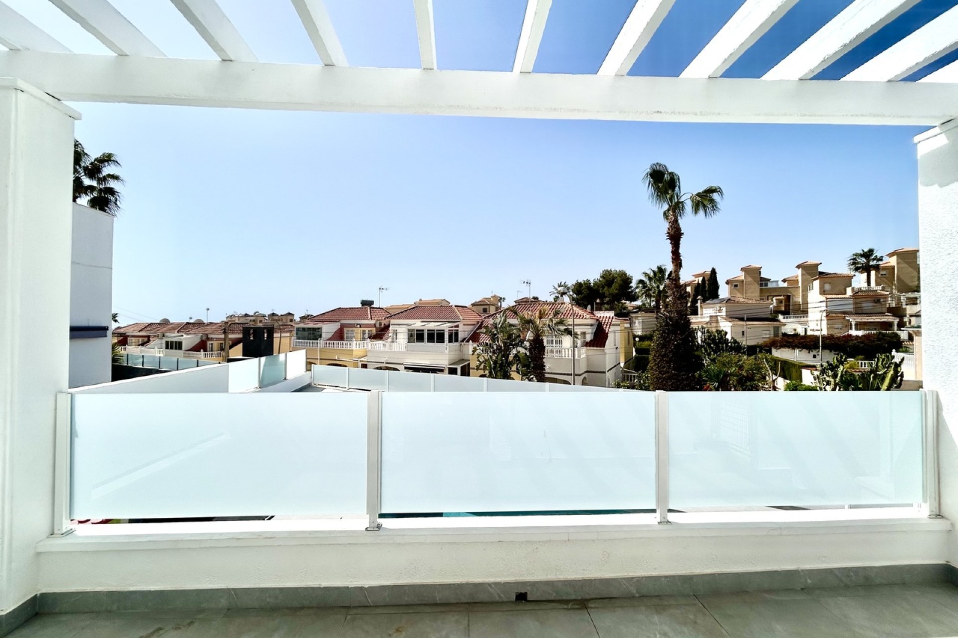 Reventa - Villa -
Villamartín - Villamartin