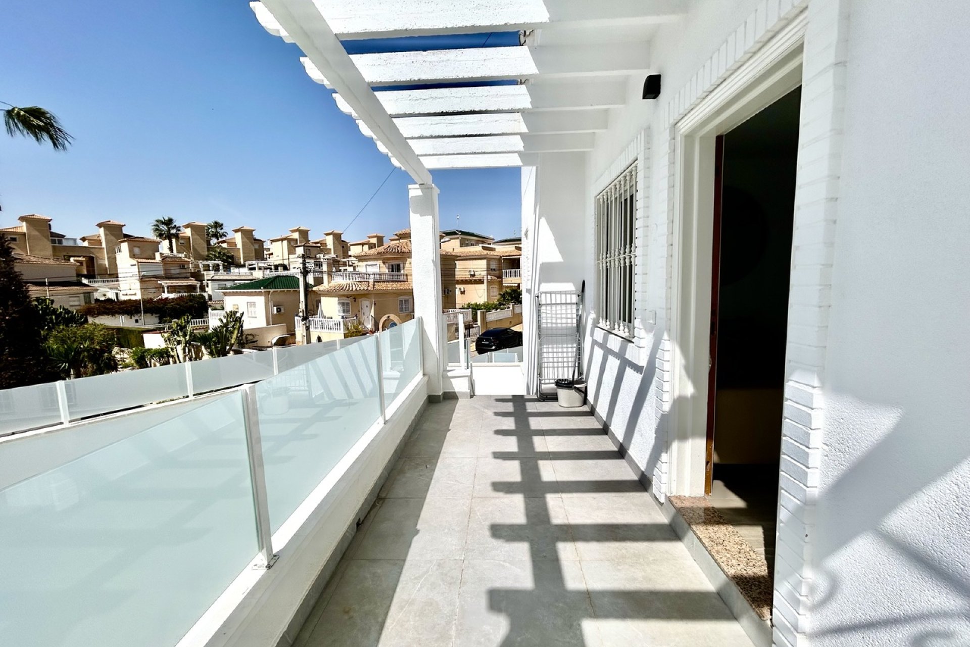 Reventa - Villa -
Villamartín - Villamartin
