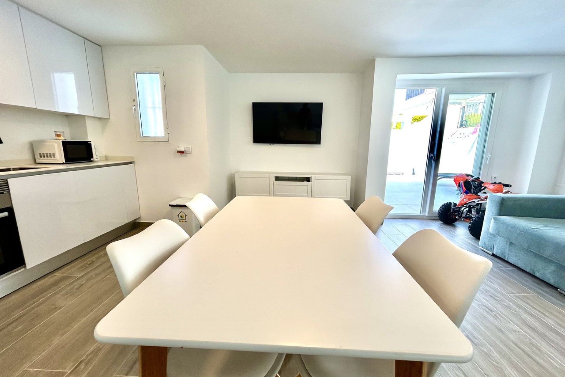 Reventa - Villa -
Villamartín - Villamartin