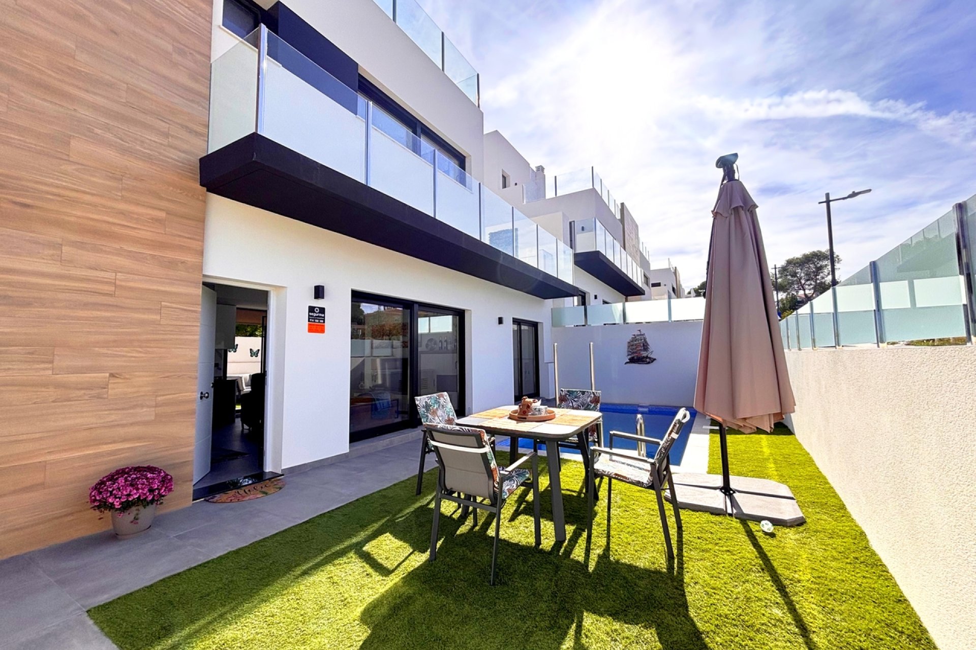 Reventa - Villa -
Villamartín - Villamartin