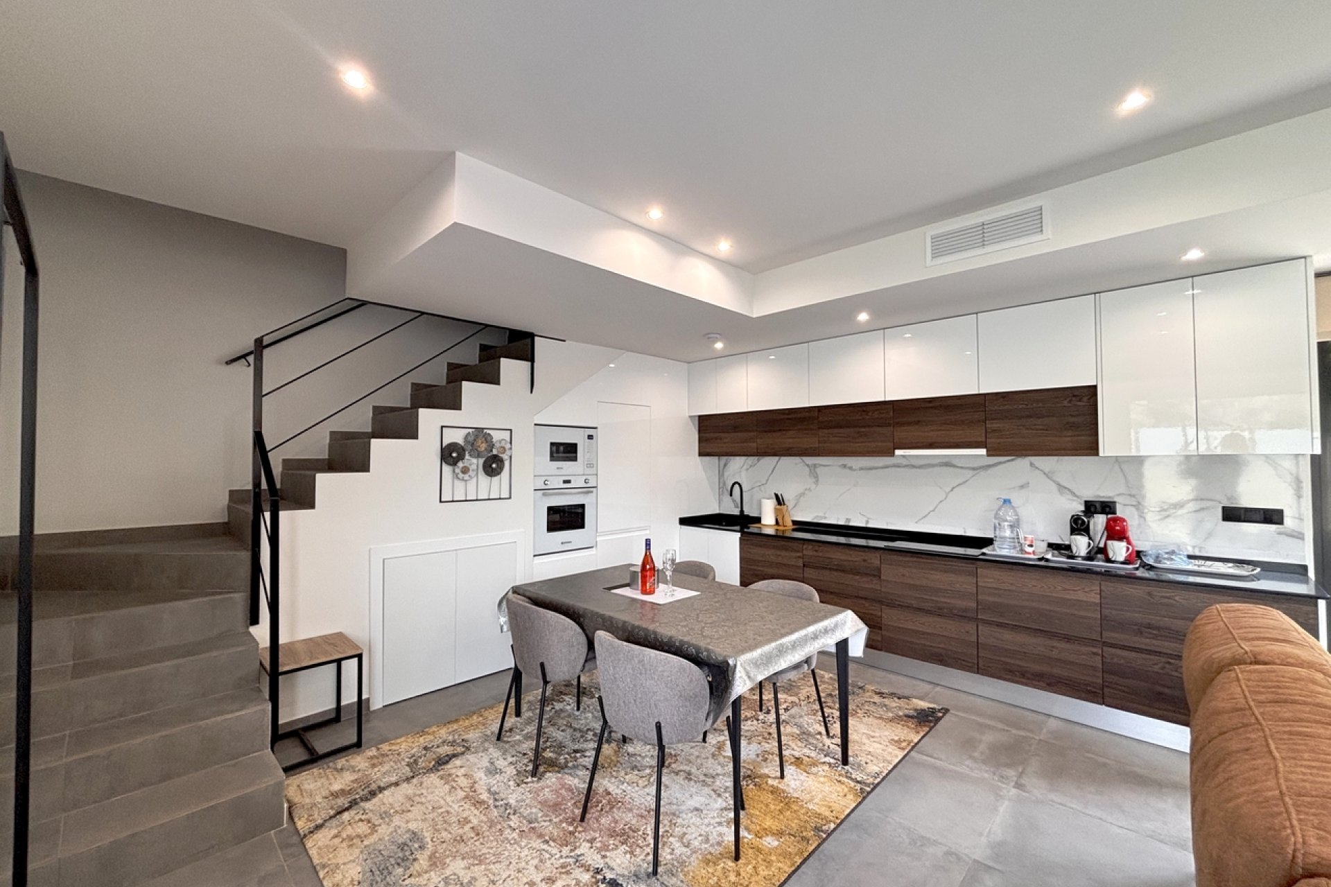 Reventa - Villa -
Villamartín - Villamartin