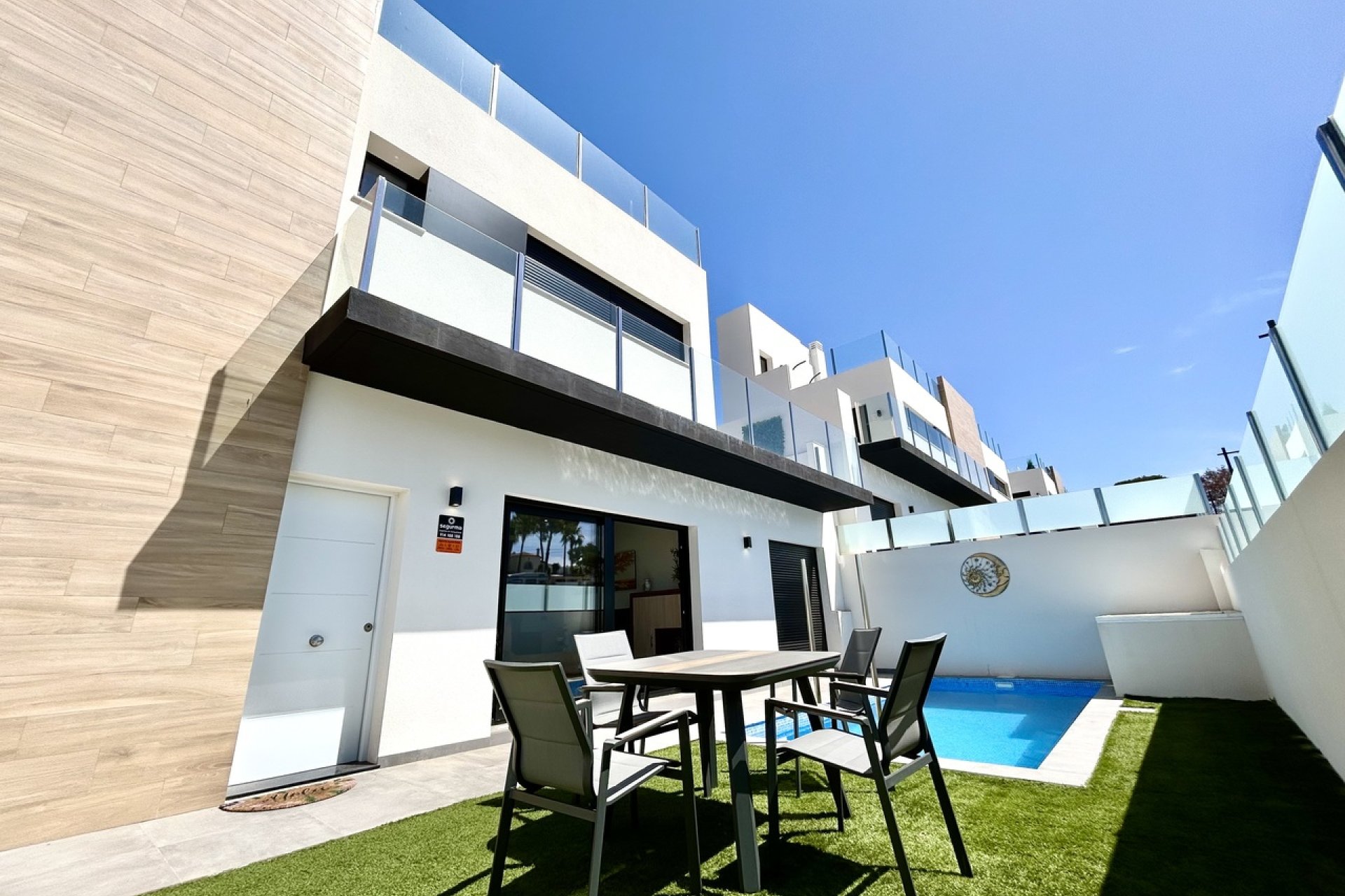 Reventa - Villa -
Villamartín - Villamartin