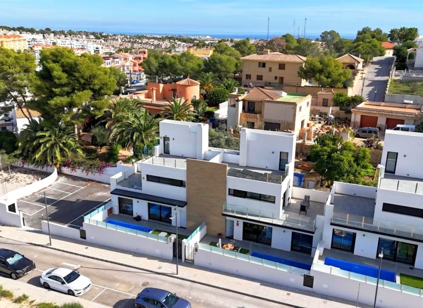 Reventa - Villa -
Villamartín - Villamartin