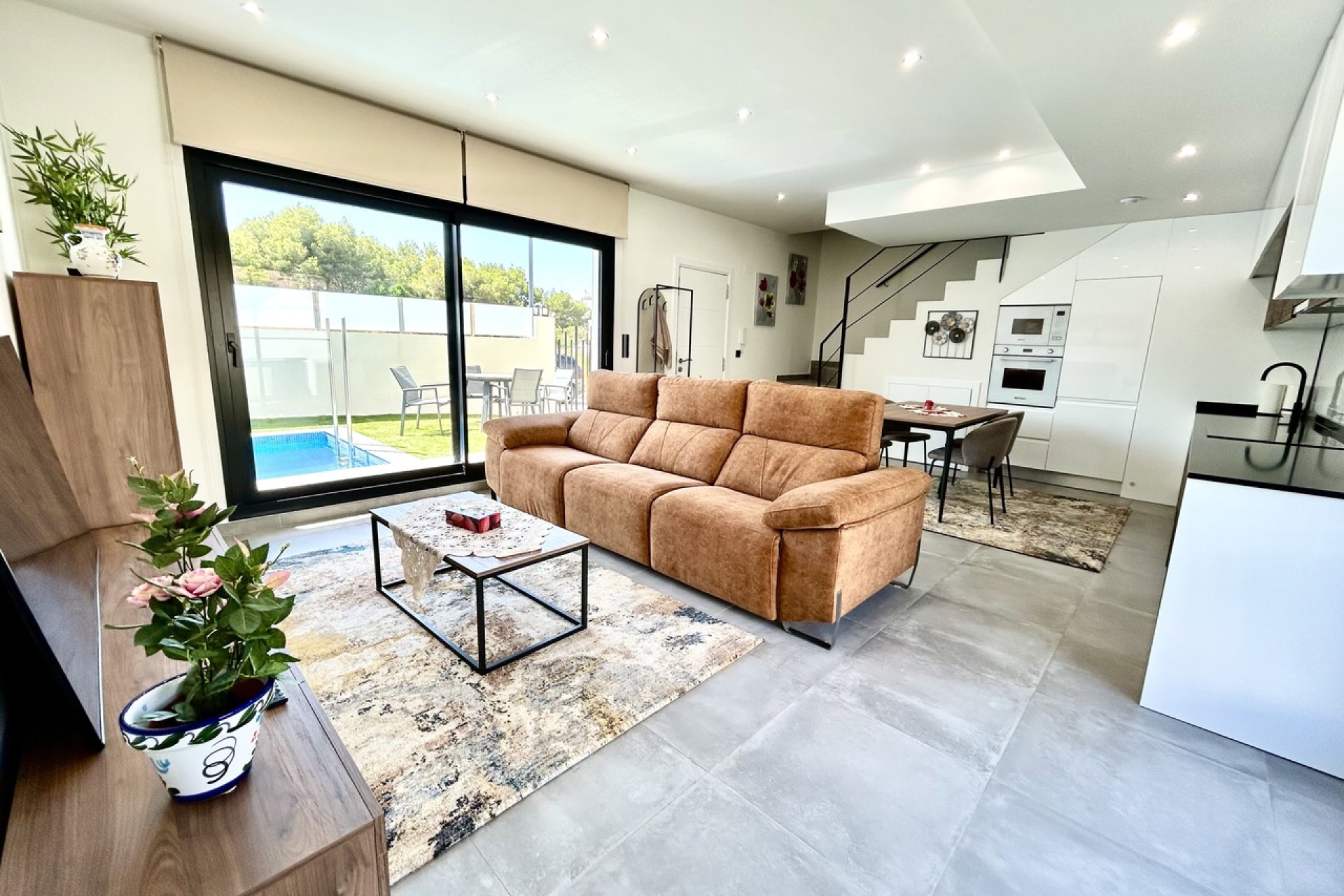 Reventa - Villa -
Villamartín - Villamartin