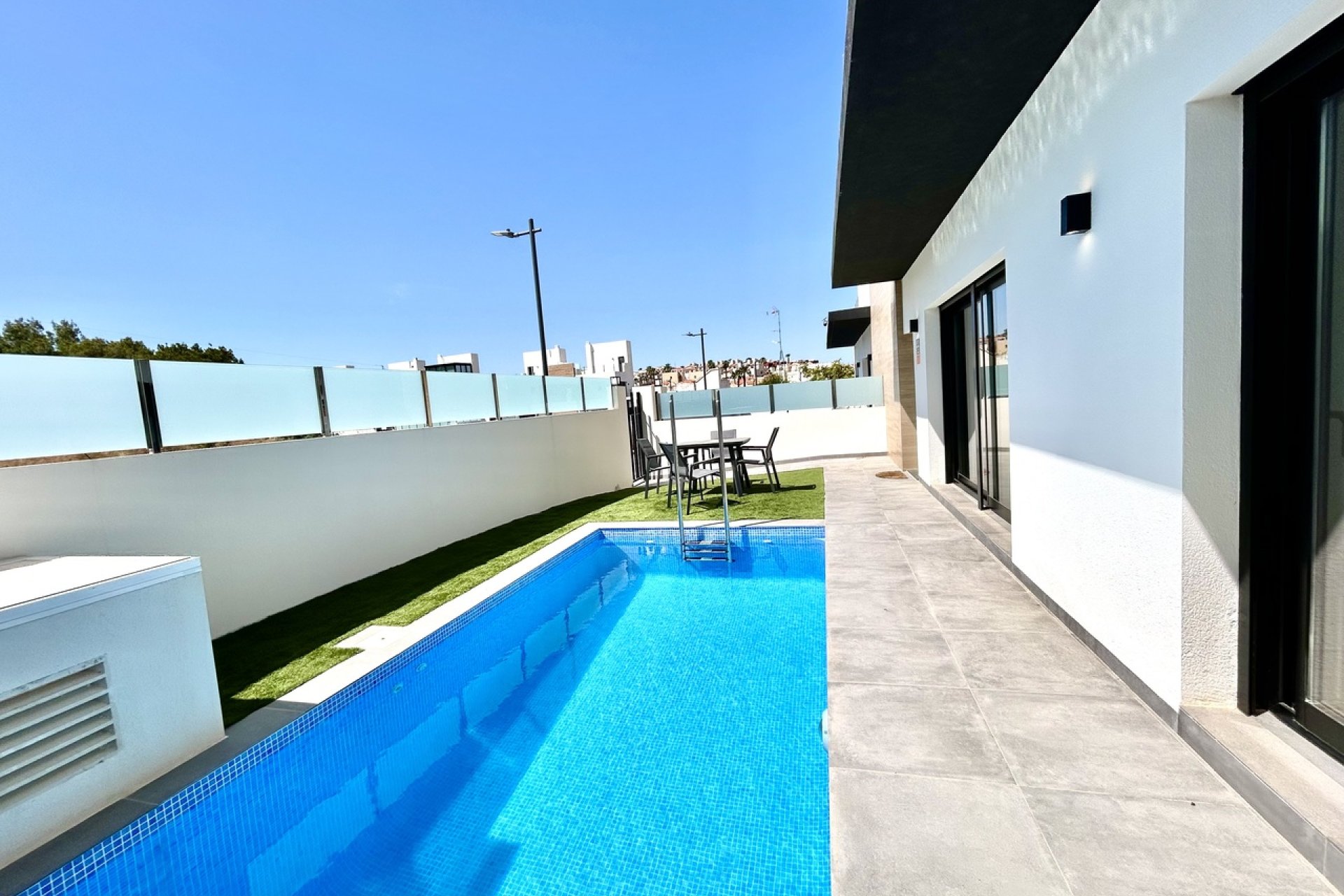 Reventa - Villa -
Villamartín - Villamartin