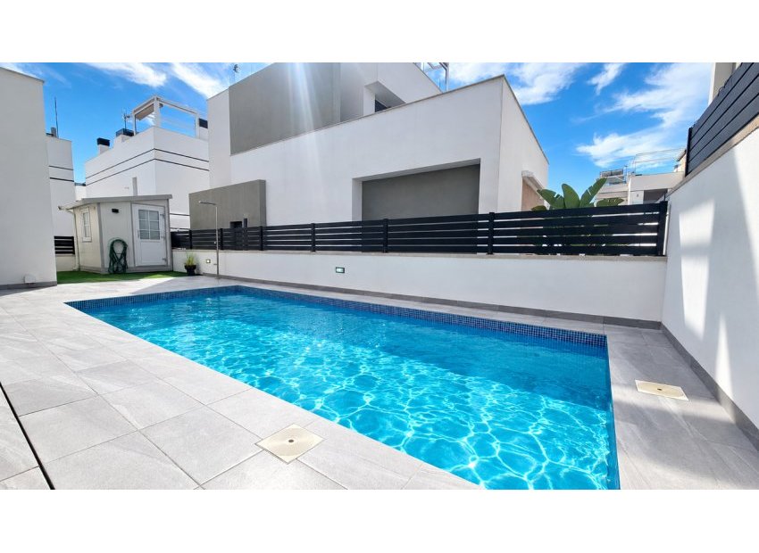 Reventa - Villa -
Villamartín - Villamartin