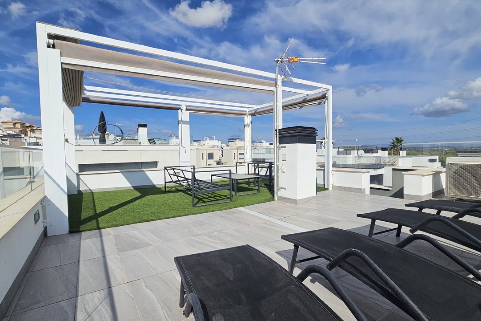 Reventa - Villa -
Villamartín - Villamartin