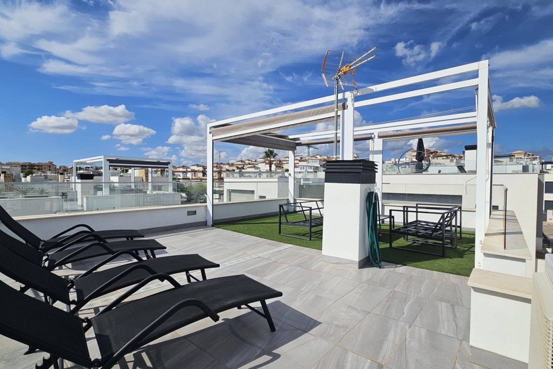 Reventa - Villa -
Villamartín - Villamartin