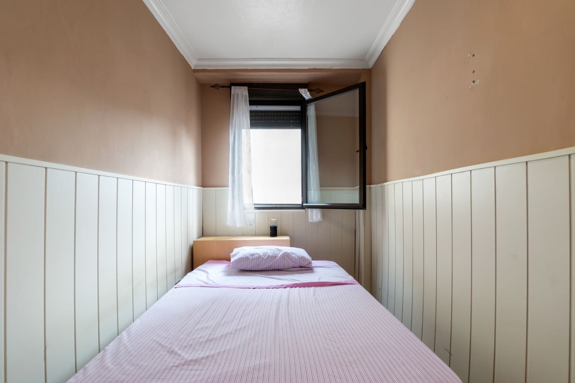 Riant rijtjeshuis met 3 slaapkamers, solarium en garage nabij golf in Rojales