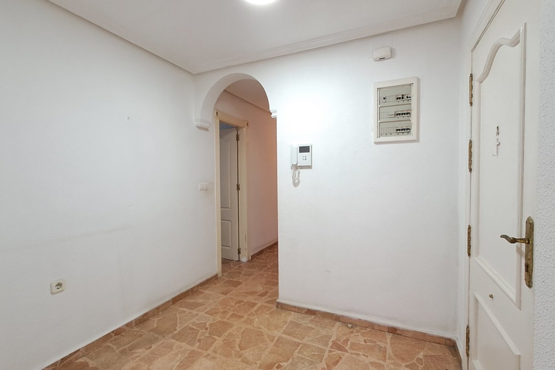 Ruim 5-slaapkamer appartement in centrum Torrevieja nabij strand