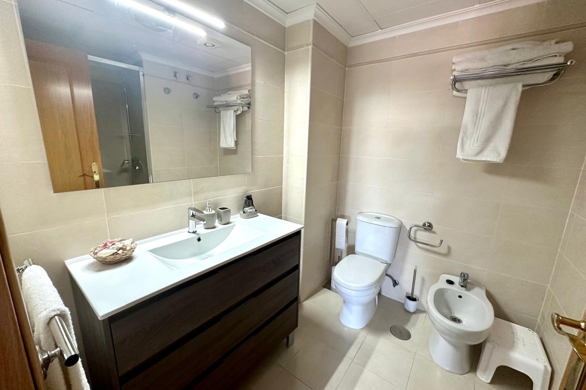 Ruim appartement met 2 slaapkamers, groot terras en zwembad in Mutxamel, Costa Blanca