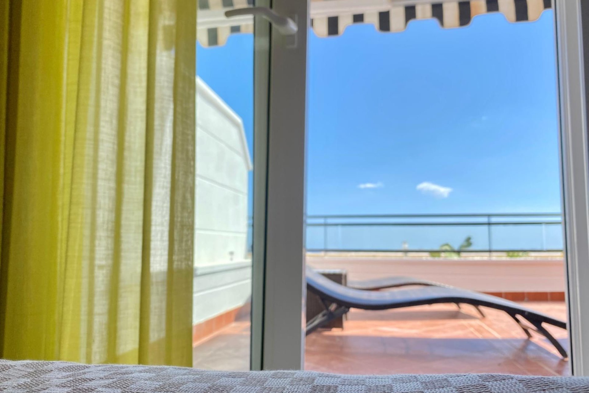 Ruim appartement met 2 slaapkamers, groot terras en zwembad in Mutxamel, Costa Blanca