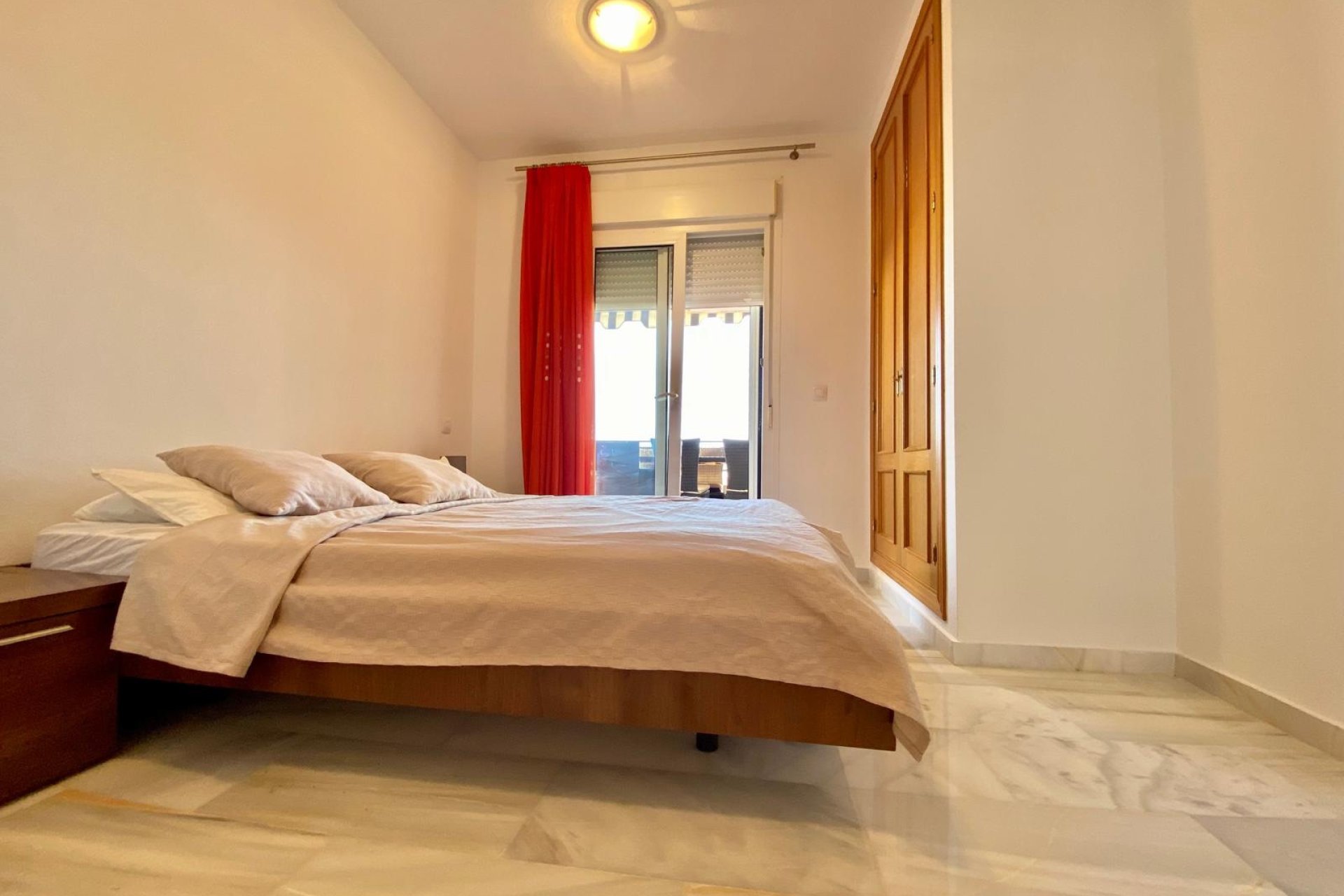 Ruim appartement met 2 slaapkamers, groot terras en zwembad in Mutxamel, Costa Blanca