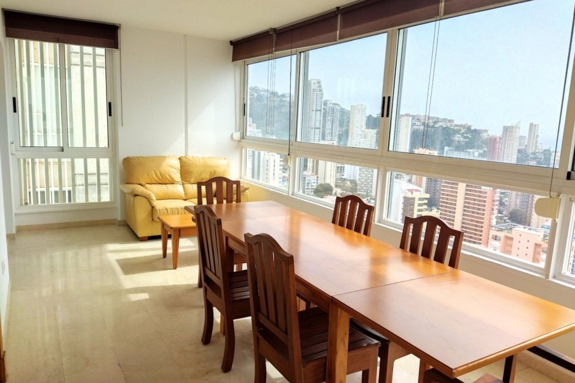 Ruim appartement met zeezicht en luxe voorzieningen in Benidorm, Rincón de Loix