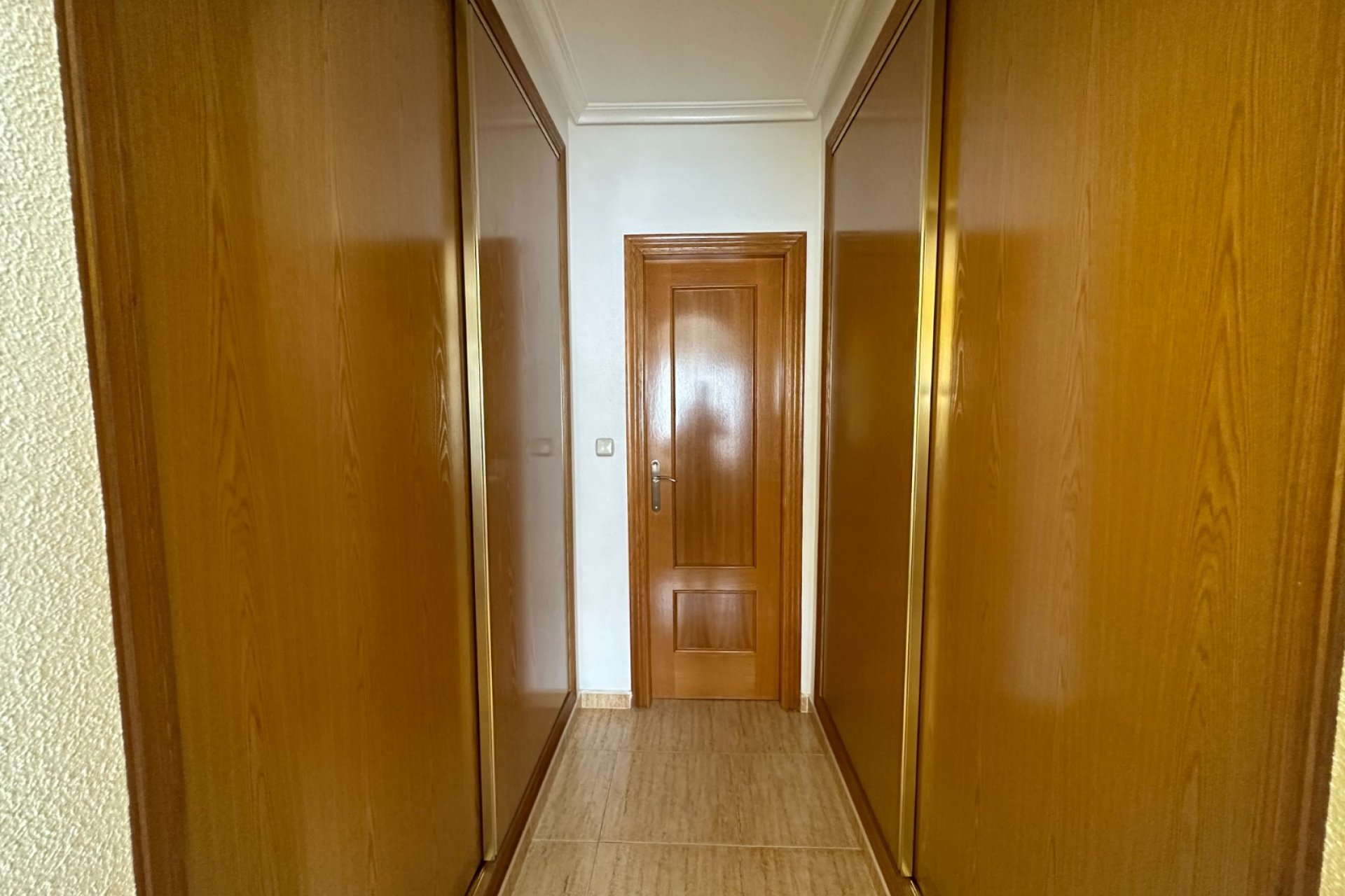 Ruim herenhuis in Bigastro met 3 slaapkamers, garage en panoramisch uitzicht