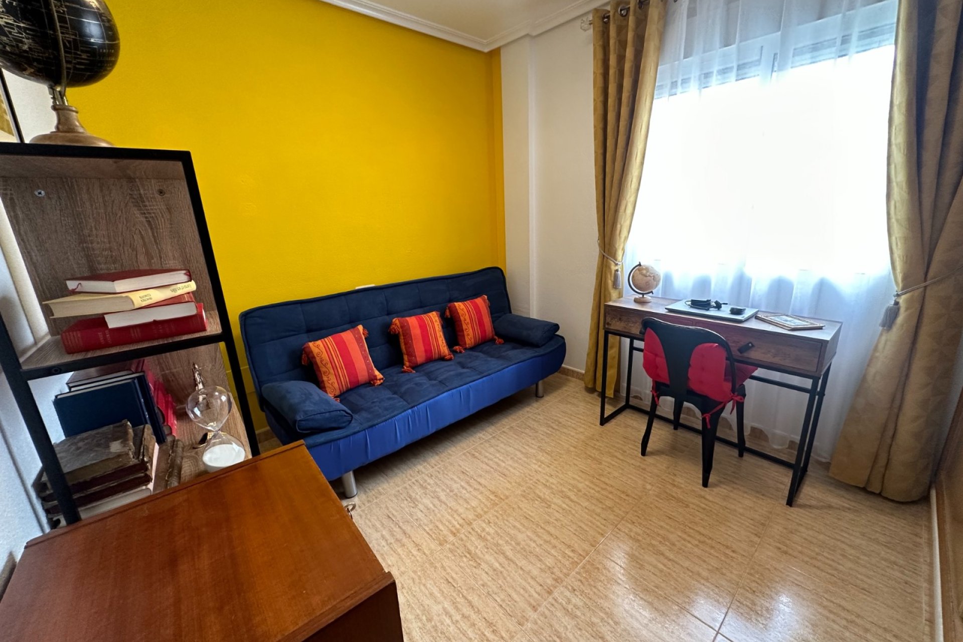 Ruim herenhuis in Bigastro met 3 slaapkamers, garage en panoramisch uitzicht