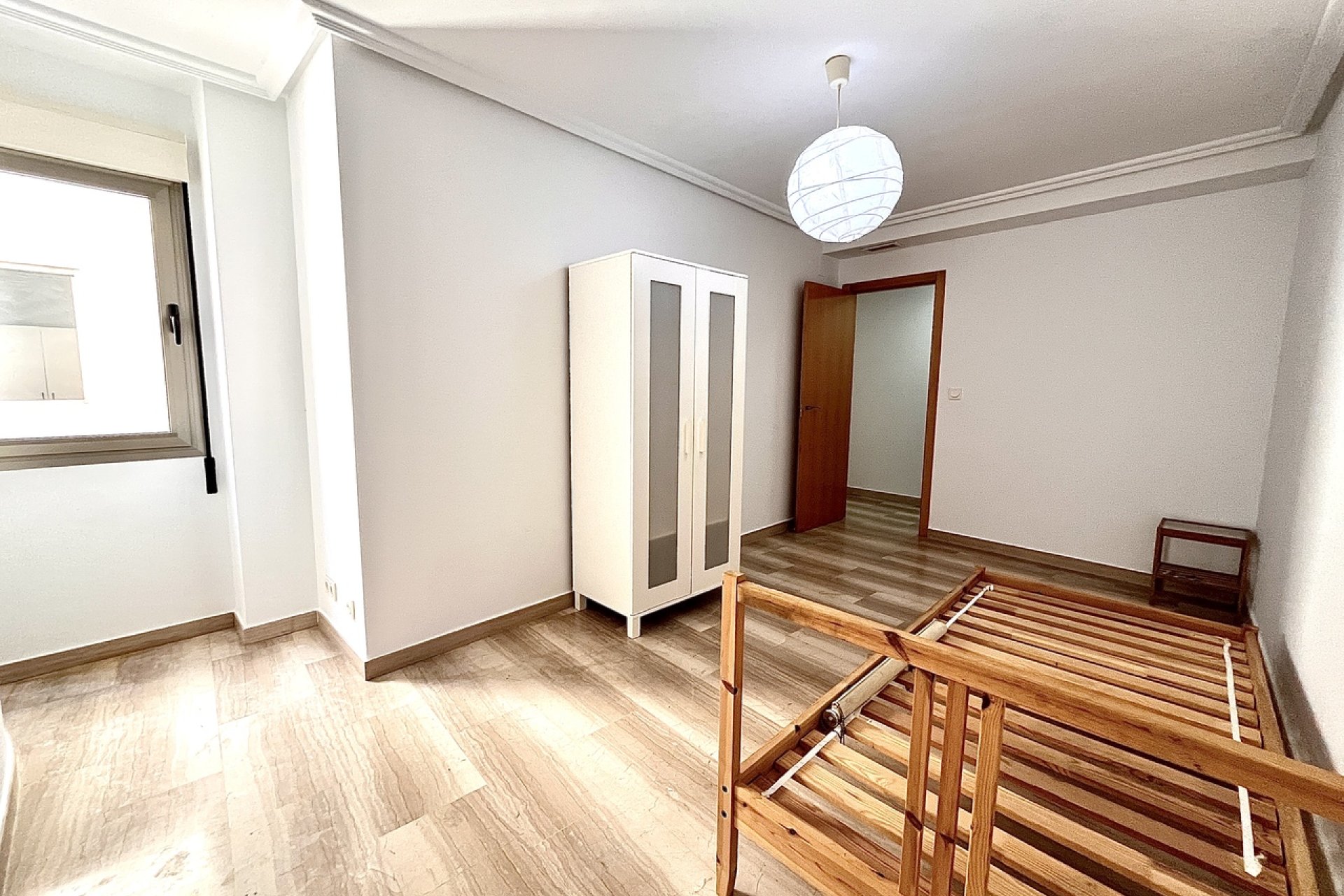 Ruim modern appartement met 4 slaapkamers nabij het strand in Santa Pola