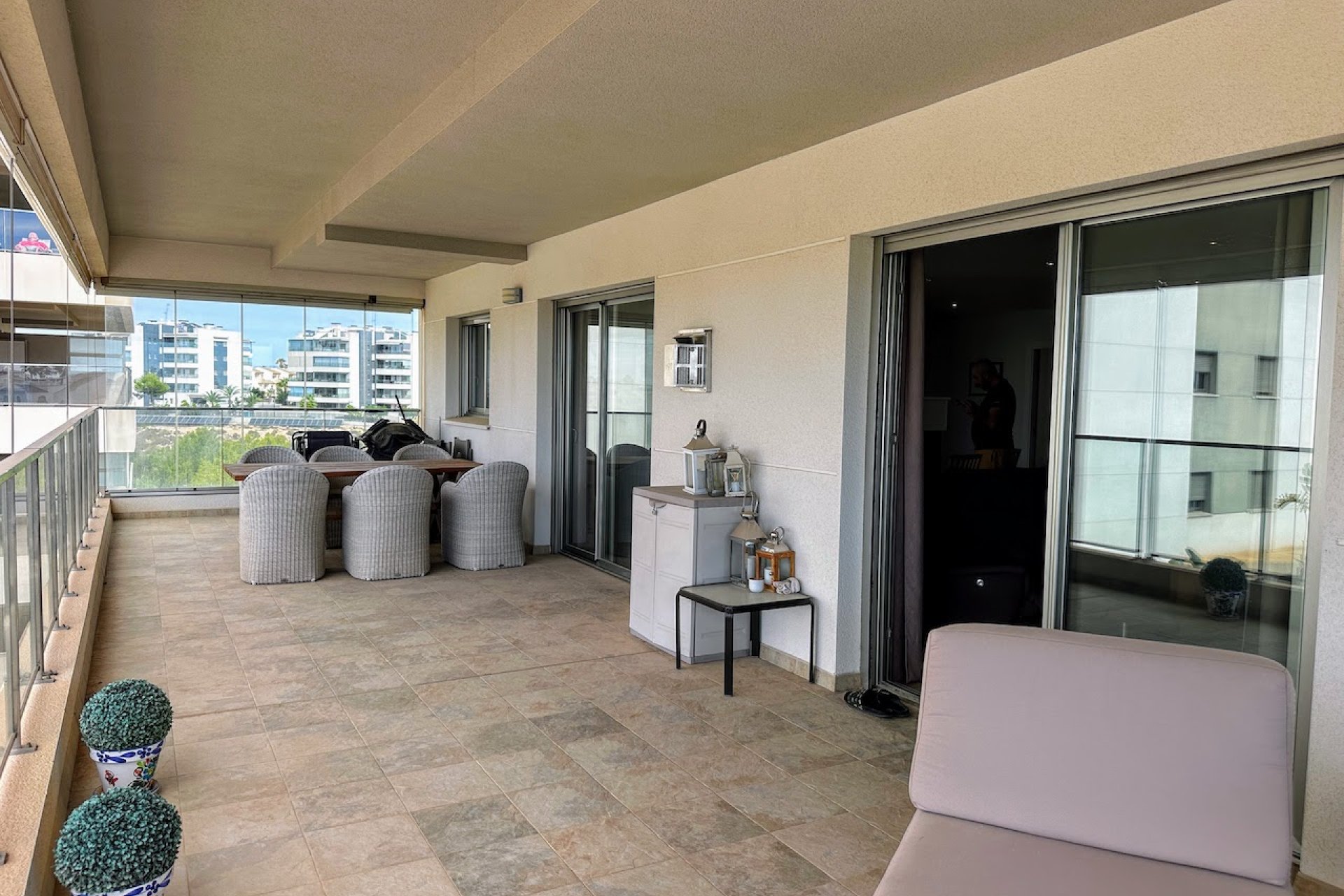 Ruim modern appartement met zeezicht en luxe voorzieningen in Orihuela Costa