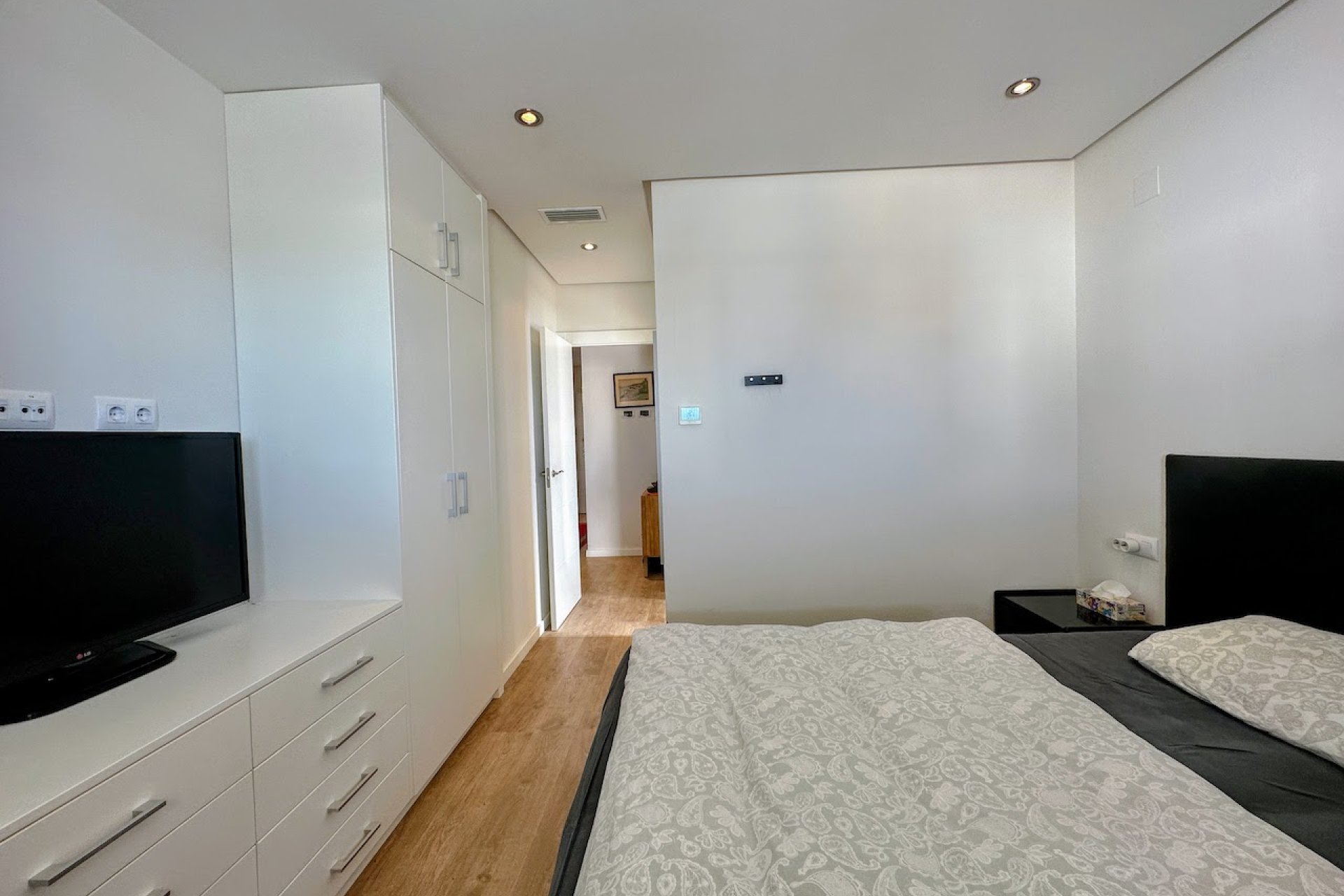 Ruim modern appartement met zeezicht en luxe voorzieningen in Orihuela Costa