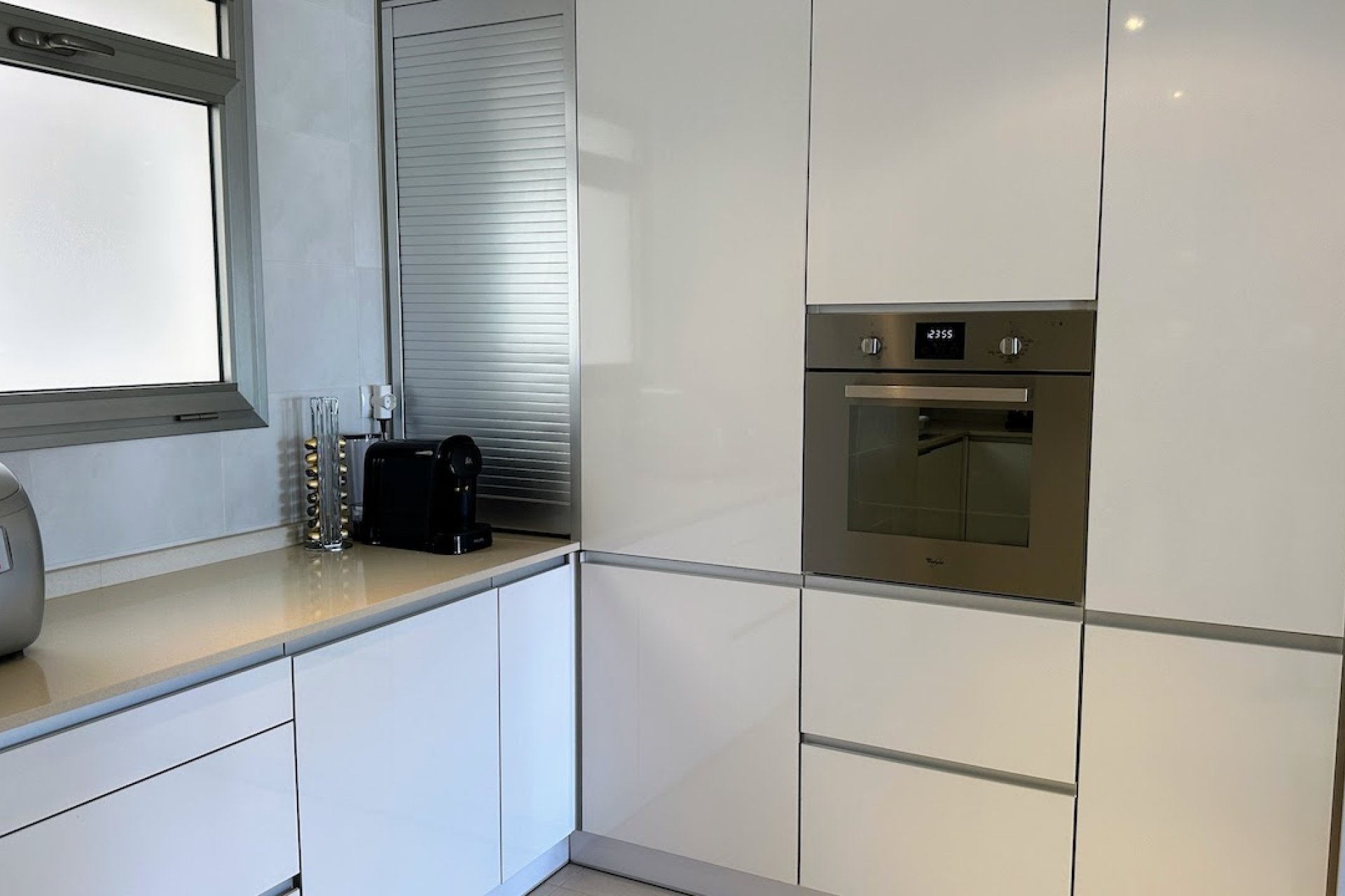 Ruim modern appartement met zeezicht en luxe voorzieningen in Orihuela Costa