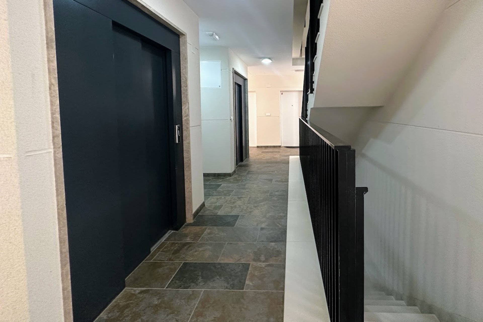 Ruim modern appartement met zeezicht en luxe voorzieningen in Orihuela Costa