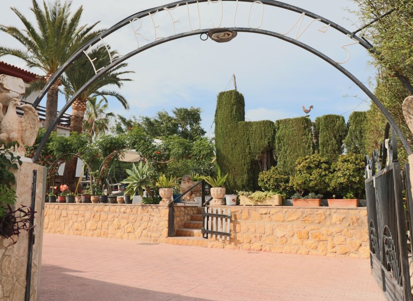 Ruime luxe villa met zeezicht, privézwembad en grote tuin in La Nucía