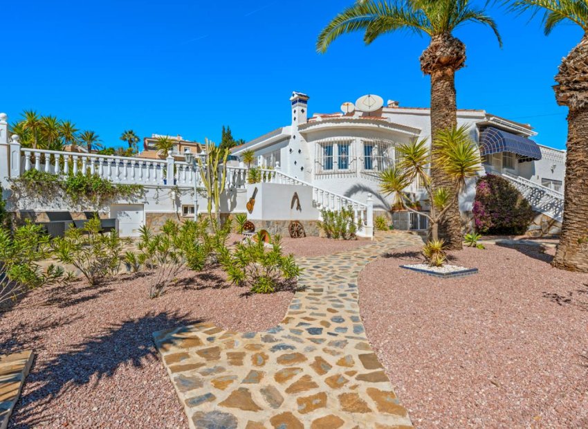 Ruime villa met privézwembad en gastenverblijf in Ciudad Quesada, Costa Blanca