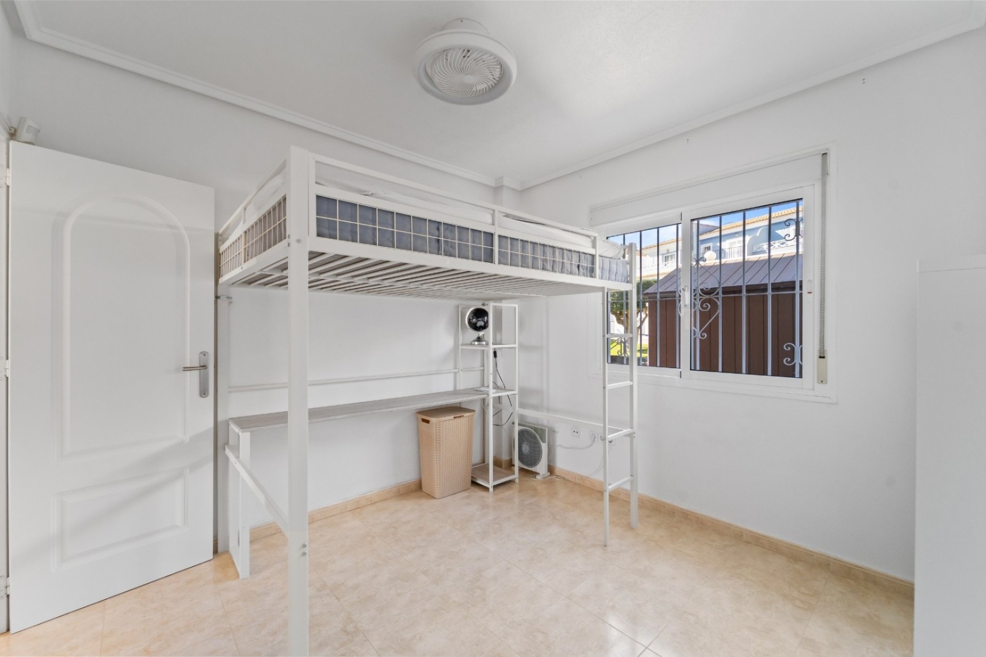 Ruime zuidgerichte townhouse met 3 slaapkamers en zwembad in Ciudad Quesada