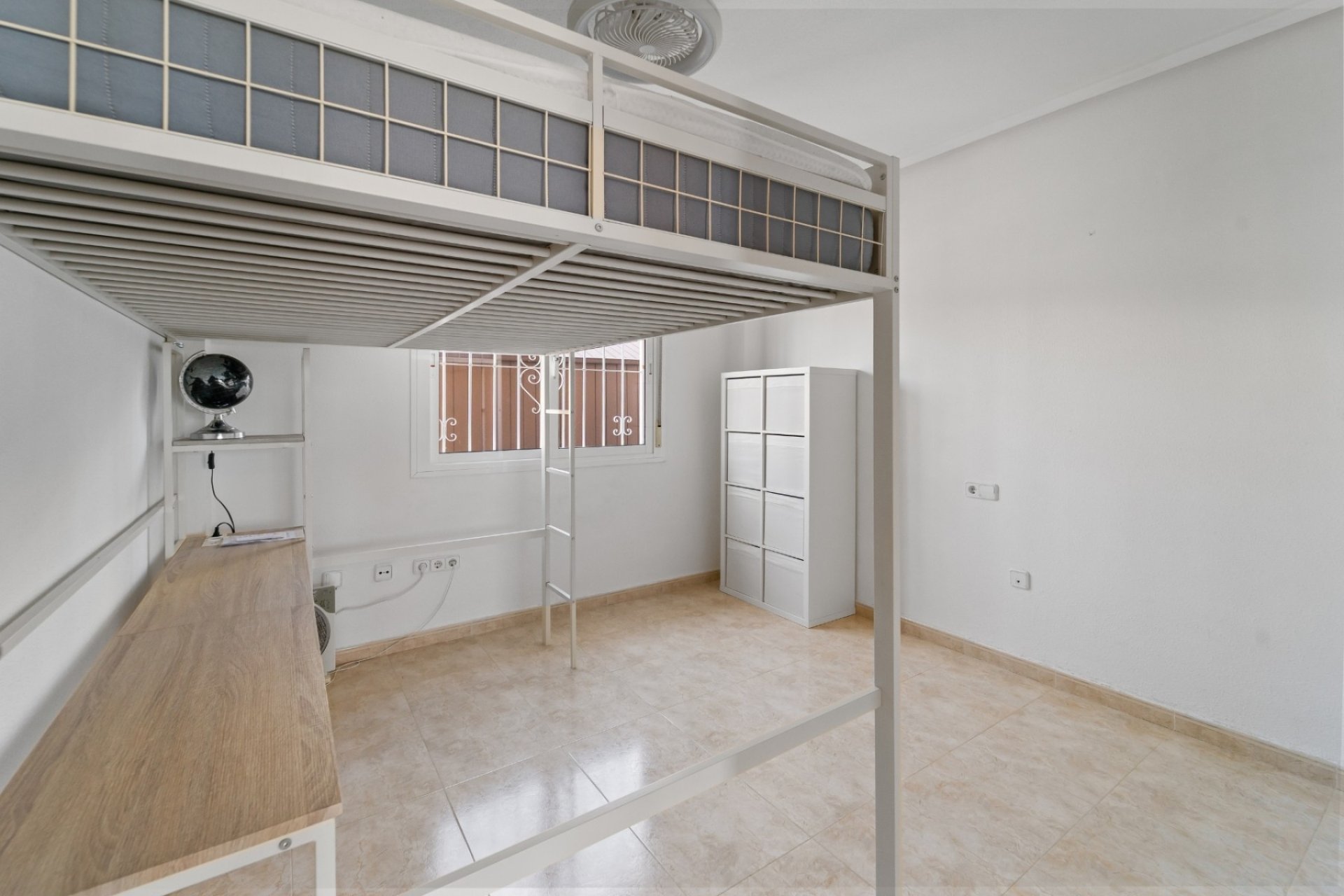 Ruime zuidgerichte townhouse met 3 slaapkamers en zwembad in Ciudad Quesada