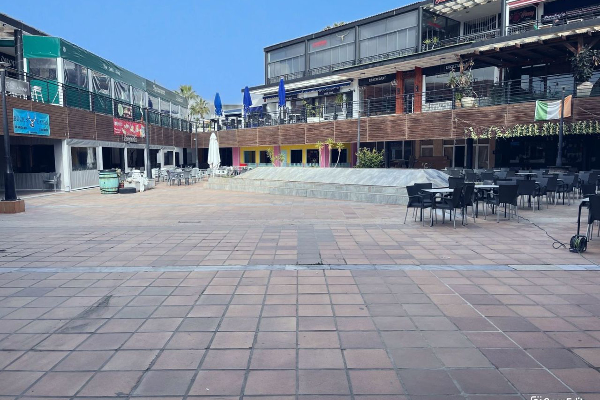 Se vende oficina moderna y totalmente amueblada en Playa Flamenca, Orihuela Costa