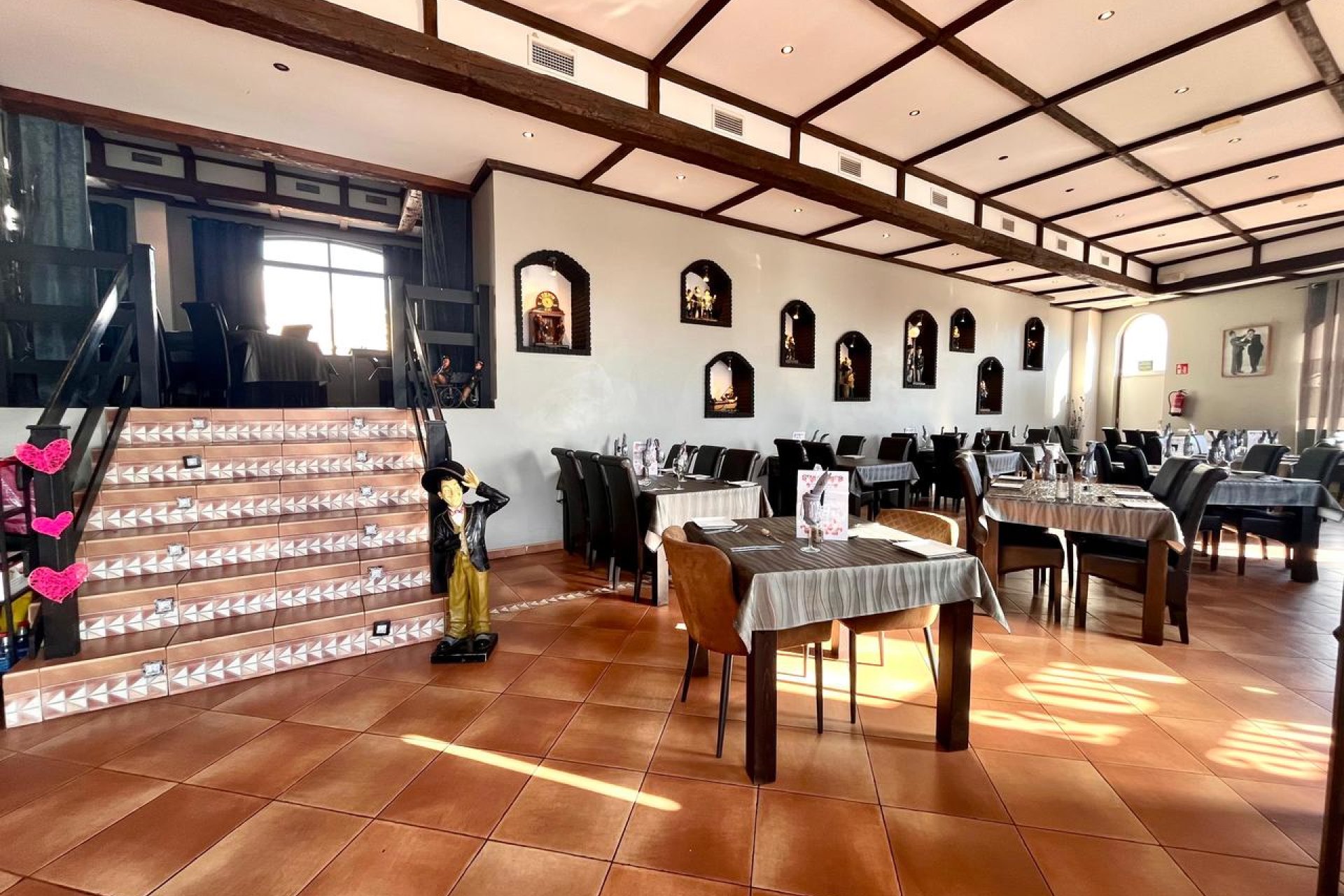 Se vende: Restaurante de éxito en El Raso, Guardamar – 320 m², totalmente equipado