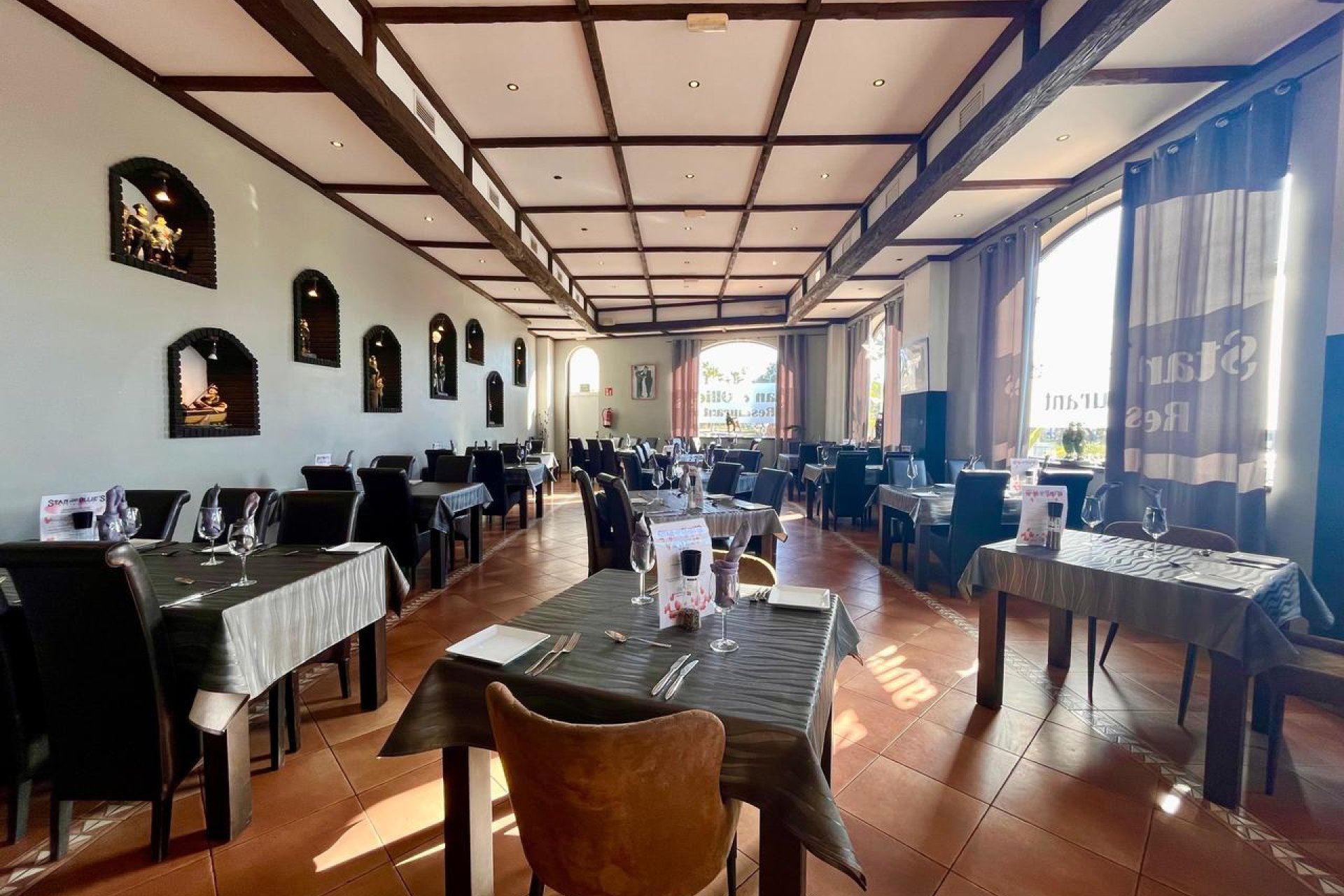Se vende: Restaurante de éxito en El Raso, Guardamar – 320 m², totalmente equipado
