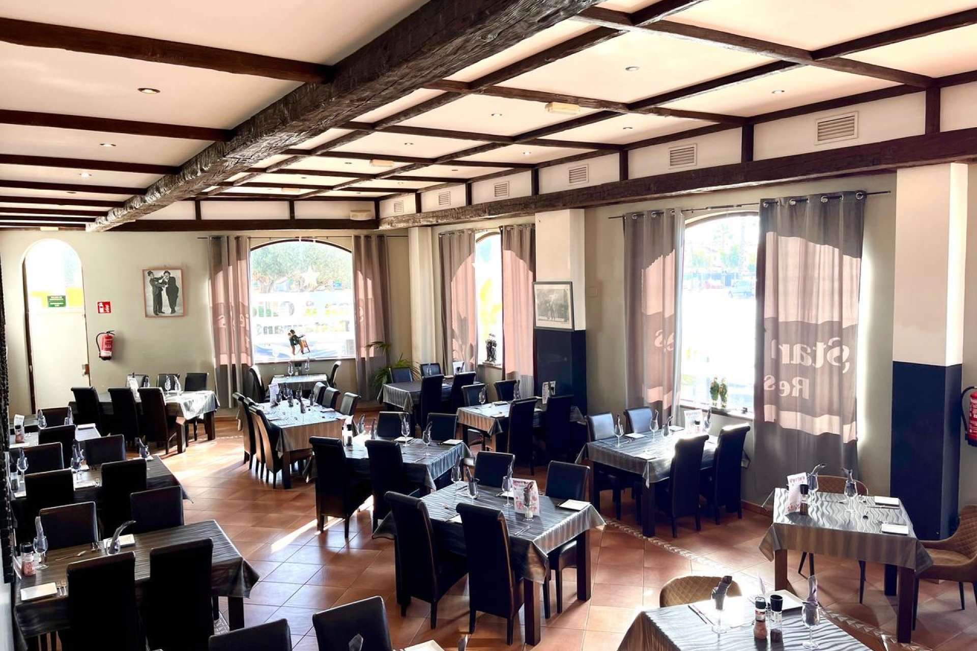 Se vende: Restaurante de éxito en El Raso, Guardamar – 320 m², totalmente equipado